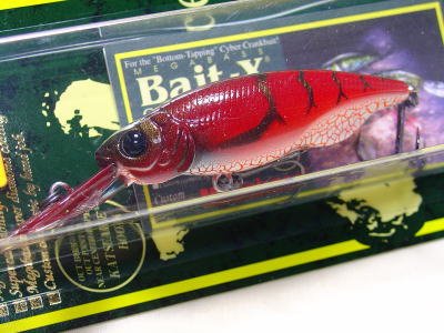 Megabass Bait-X Fire Claw 2002 limited edition crankbait in original package – red body with claw pattern
